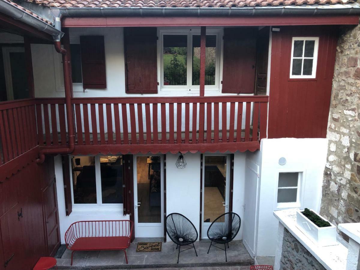 Maison Simonenia Saint-Jean-Pied-de-Port Exterior foto